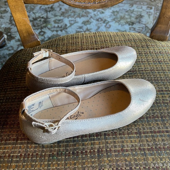 American Eagle Girls Gold Sparkle Ballet Flats Sandals Ankle Strap Size 13 - Picture 2 of 6